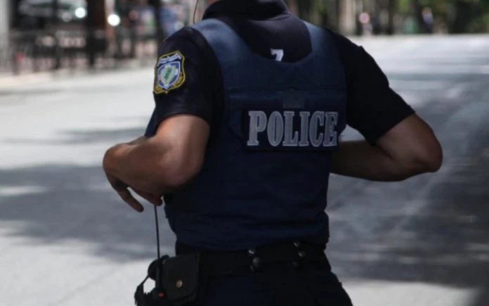 Πρωτοφανές περιστατικό:  Οι Πακιστανοί έκοψαν κομμάτι από το αυτί του αστυνομικού – Τον βασάνιζαν επί 2 ώρες (upd)